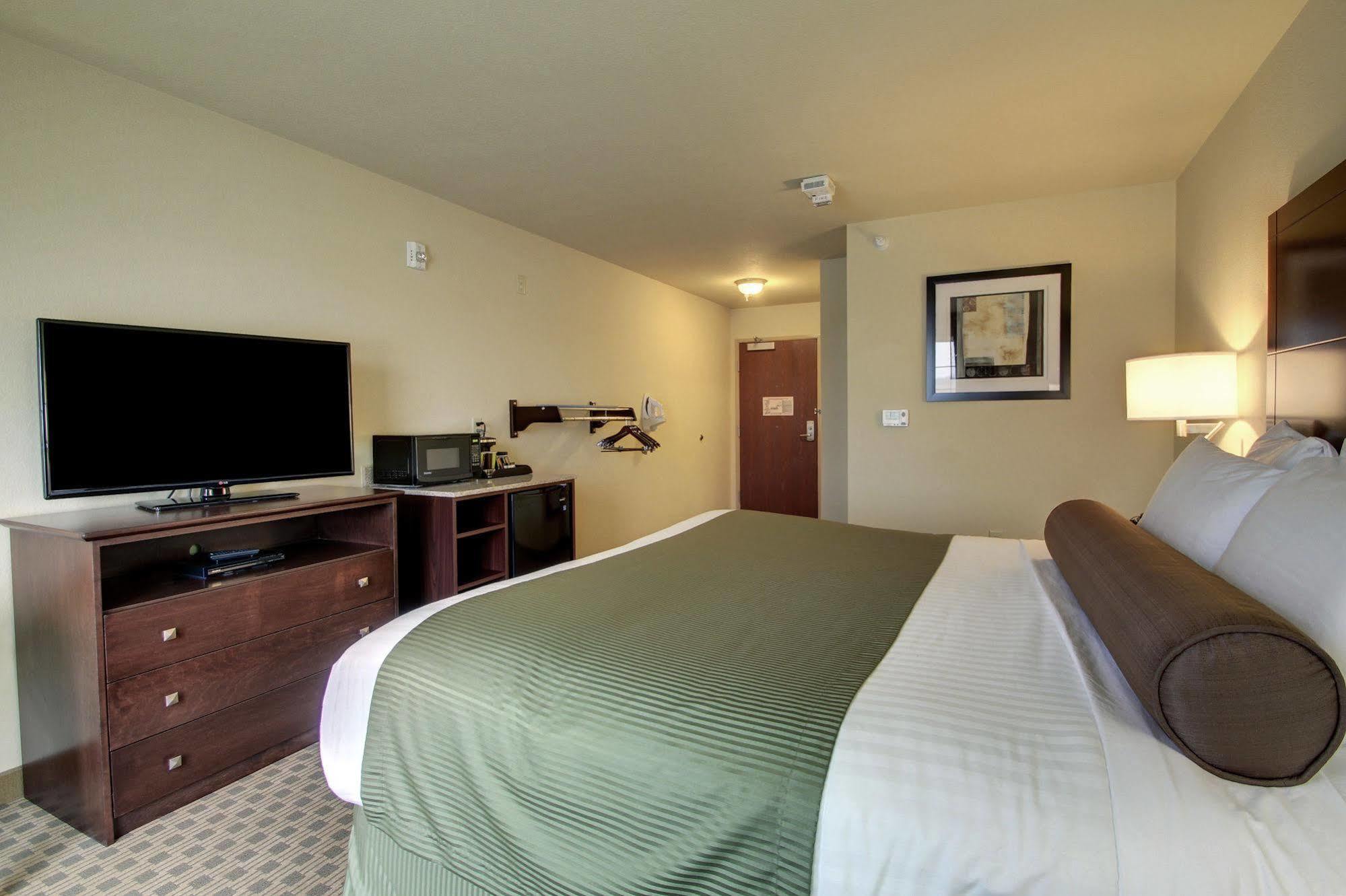 Cobblestone Inn And Suites - Eaton 외부 사진