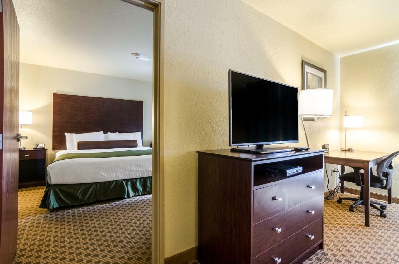 Cobblestone Inn And Suites - Eaton 외부 사진
