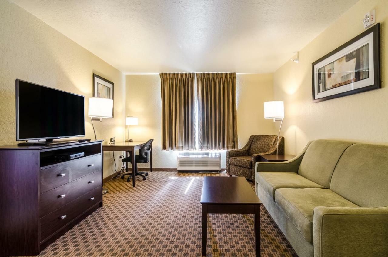 Cobblestone Inn And Suites - Eaton 외부 사진