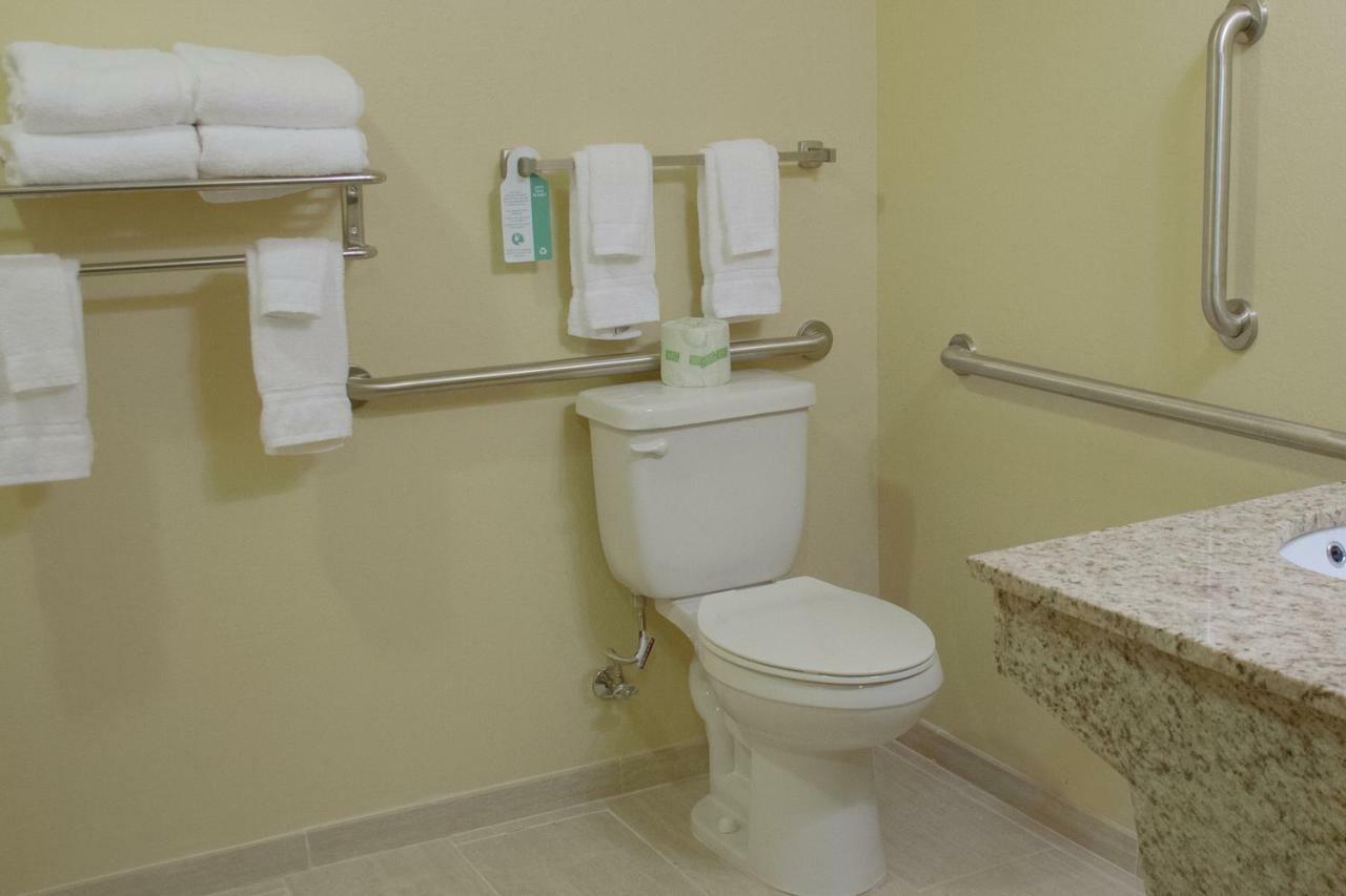 Cobblestone Inn And Suites - Eaton 외부 사진
