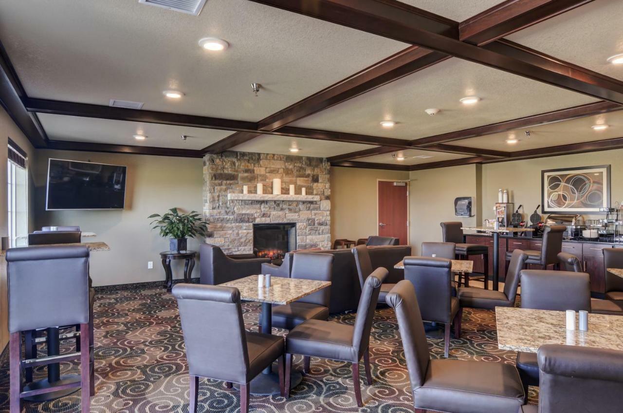 Cobblestone Inn And Suites - Eaton 외부 사진
